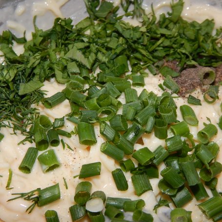 Krok 5 - Placuszki makaronowe z ziołami i żółtym serem foto