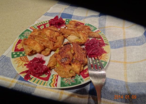 Fotografia przedstawiająca Placuszki makaronowo - kurczakowe z parmezanem