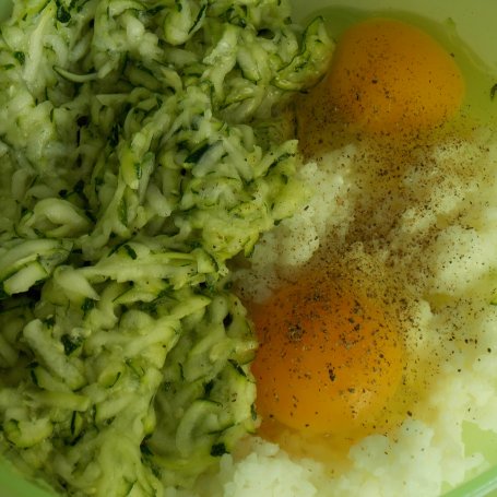 Krok 1 - Placuszki ryżowe z cukinią foto