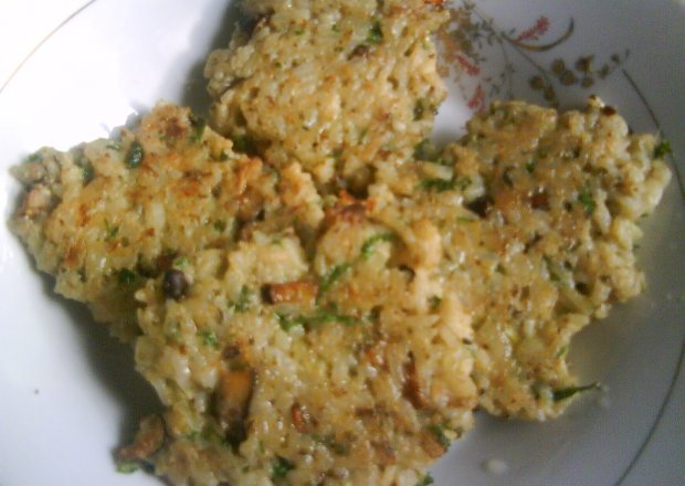 Fotografia przedstawiająca Placuszki ryżowo-grzybowe