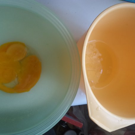 Krok 1 - Placuszki serowe zaserwowane z melonem i słonecznikiem:)  foto