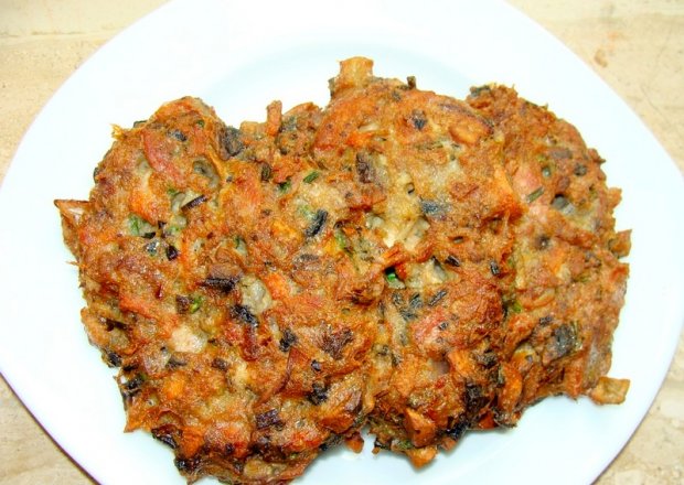 Fotografia przedstawiająca Placuszki z gotowanego mięsa drobiowego