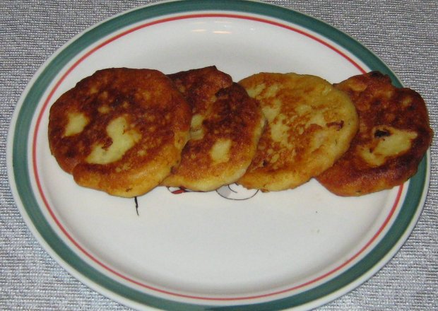 Fotografia przedstawiająca Placuszki z gotowanych ziemniaków