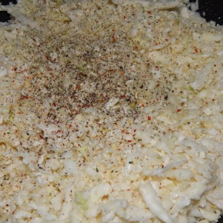 Krok 3 - Placuszki z kalafiora i czerwonego ryżu foto