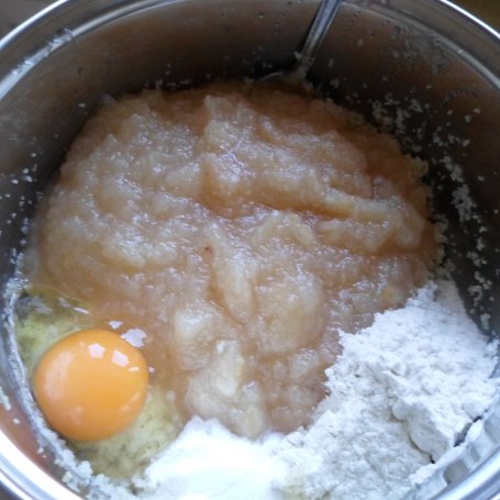 Krok 2 - Placuszki z kaszą burgul i prażonymi jabłkami foto