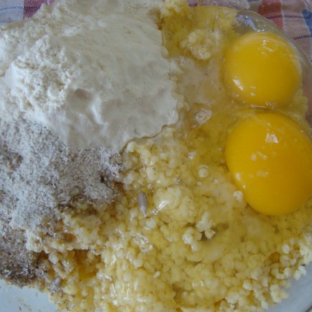 Krok 2 - placuszki z kaszy jaglanej ze slonecznikiem foto