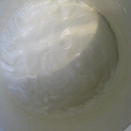 Krok 1 - Placuszki ze zsiadłego mleka z cynamonem foto