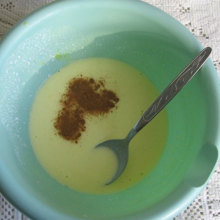 Krok 3 - Placuszki ze zsiadłego mleka z cynamonem foto