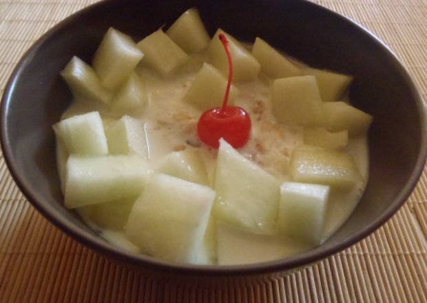 Fotografia przedstawiająca Płatki ryżowo-owsiane z melonem