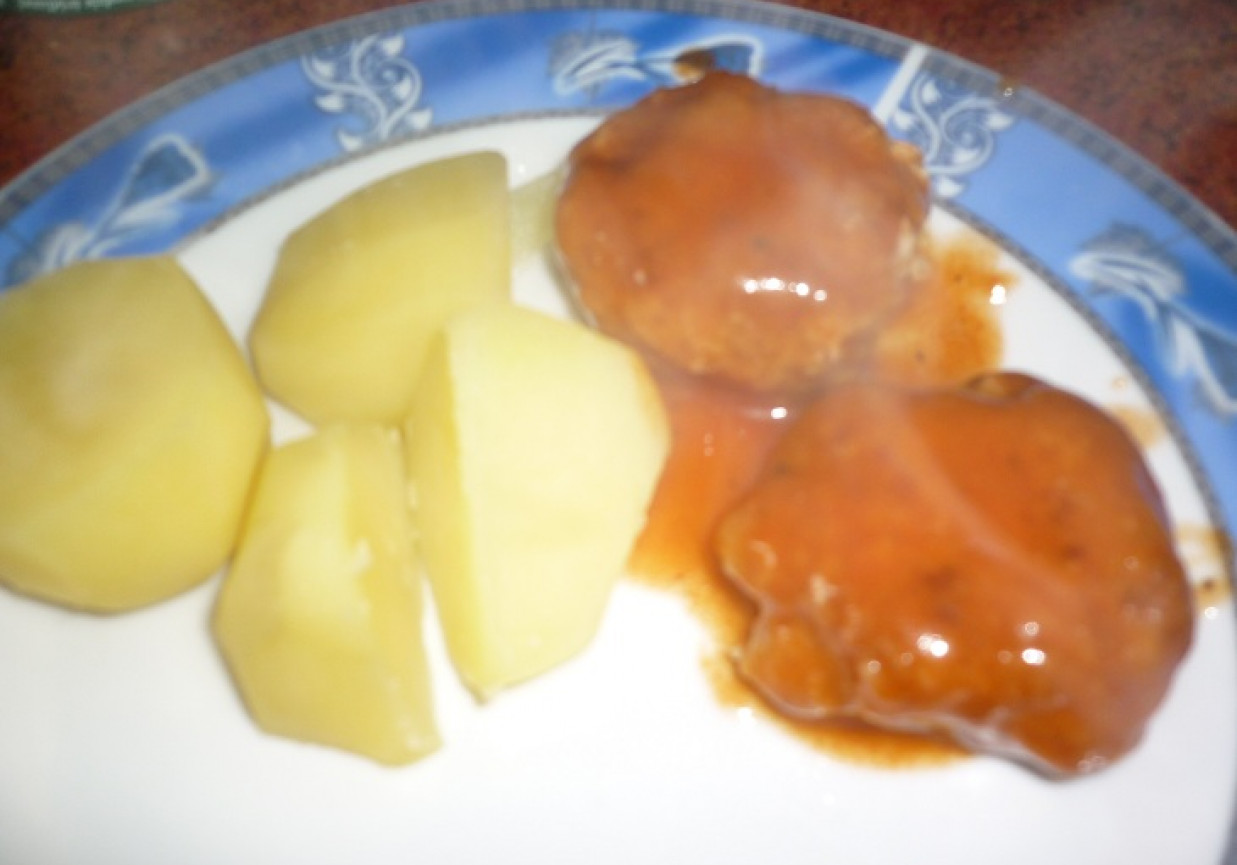 Plopsy z pieczarkami  i serem w sosie pomidorowym foto