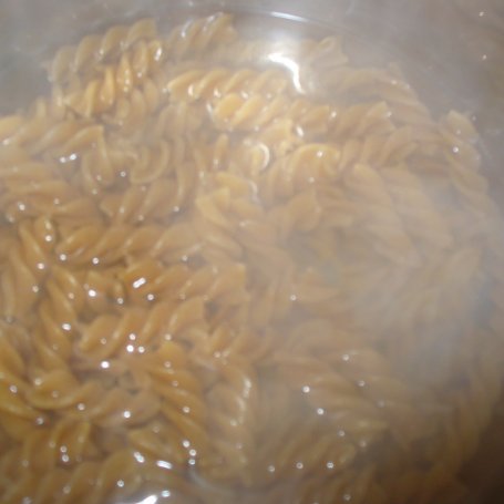 Krok 1 - Pmidorowa z makaronem świderki- penne foto