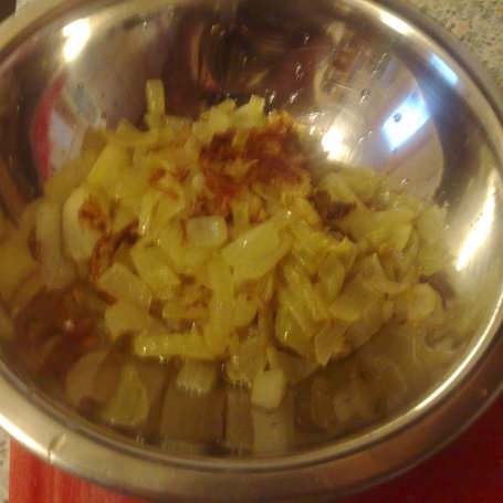 Krok 1 - podsmażane ziemniaki z wędzoną makrelą foto