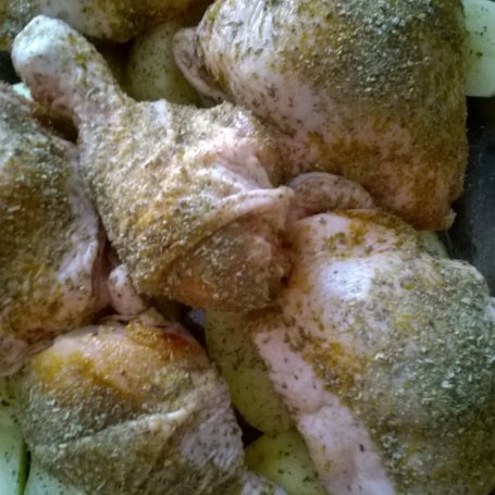 Krok 2 - Podudzia z kurczaka zapiekane z ziemniakami i warzywami foto