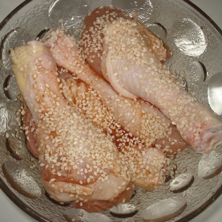 Krok 3 - Podudzie z kurczaka w marynacie z sezamem - Gorgonzolą wzbogacone :) foto