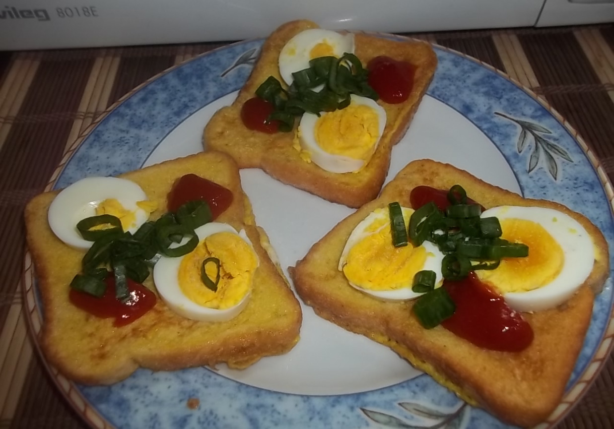 Podwójnie jajeczne tosty foto