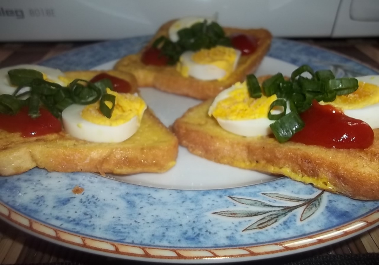 Podwójnie jajeczne tosty foto