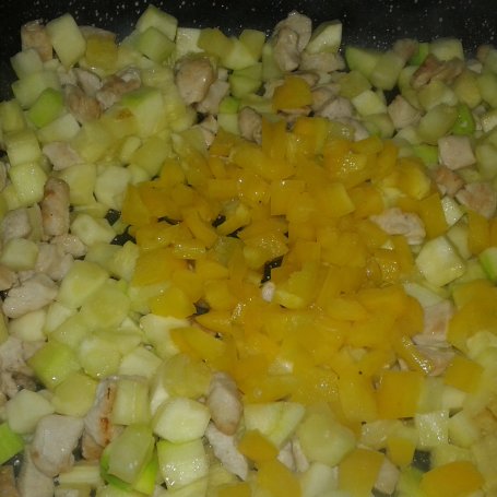 Krok 4 - Podwójnie serowe risotto z papryką i nie tylko foto