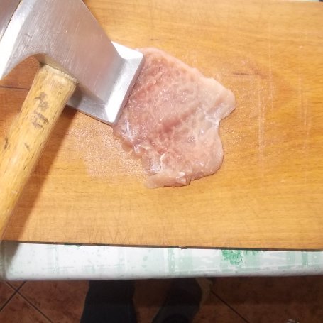 Krok 2 - Polędwica wieprzowa z pieczarkami duszona w sosie śmietanowym foto