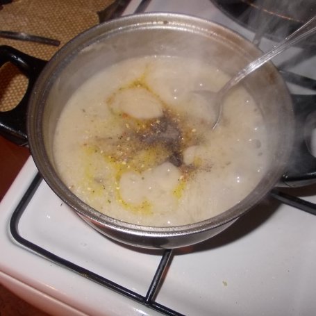 Krok 7 - Polędwica wieprzowa z pieczarkami duszona w sosie śmietanowym foto