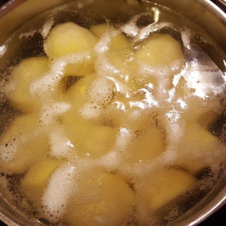 Krok 2 - Polędwica z dorsza z puree z ziemniaków foto