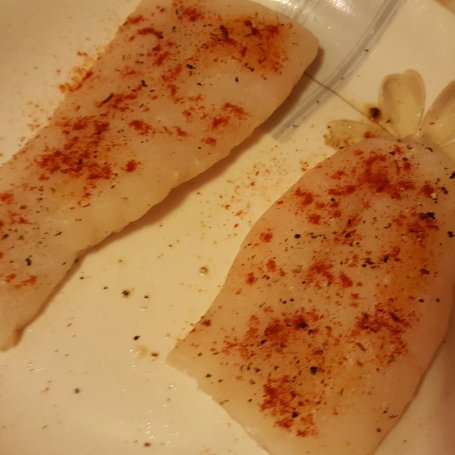 Krok 1 - Polędwica z dorsza z salsą pomidorową i szynką parmeńską foto