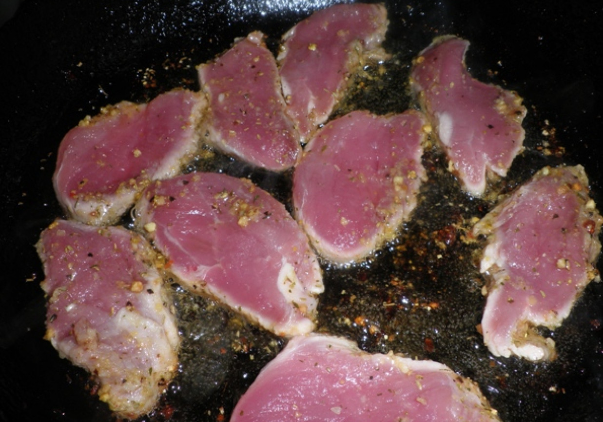 polędwica z sałatka owocową foto