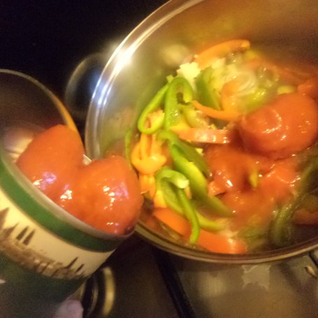 Krok 5 - Polędwiczka wieprzowa duszona z papryką, porą, pomidorkami i kapustą pekińską :) foto