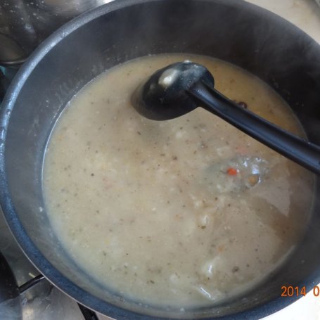 Krok 3 - Polędwiczka z czosnkowym sosem i ziemniaczkami foto
