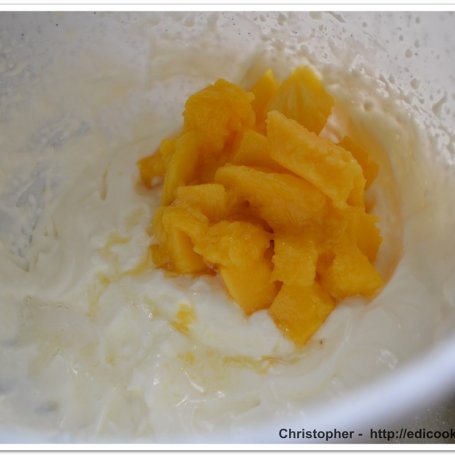 Krok 3 - Polędwiczki i baldachy czarnego bzu w cieście i sosem mango. foto