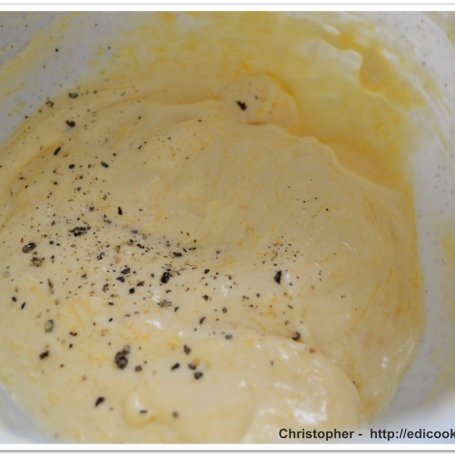 Krok 4 - Polędwiczki i baldachy czarnego bzu w cieście i sosem mango. foto