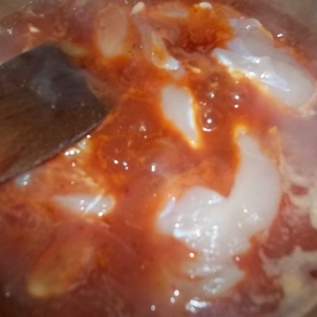 Krok 6 - Polędwiczki w sosie pomidorowym z miodem foto