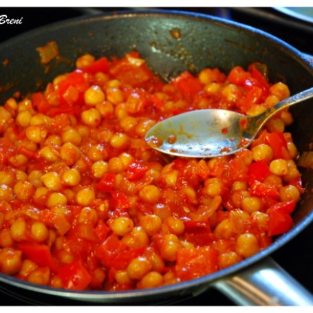 Krok 2 - Polędwiczki z cieciorką w pikantnym sosie chilli z prażonym sezamem foto