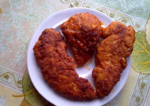 Fotografia przedstawiająca Polędwiczki z kurczaka w "paprykowej panierce"