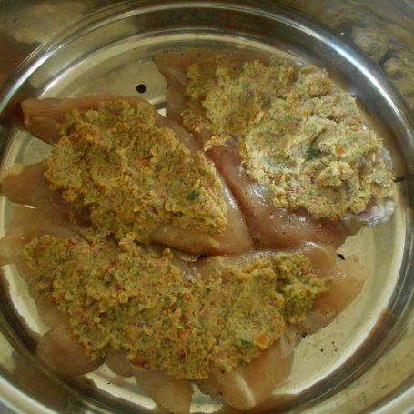 Krok 4 - Polędwiczki z mozzarellą i salami foto