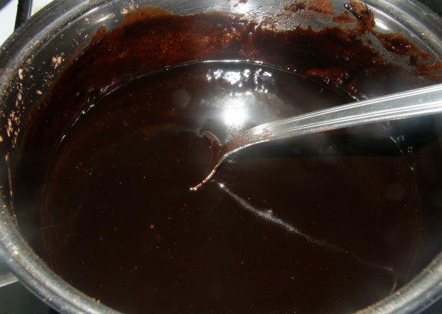 Fotografia przedstawiająca polewa czekoladowa do ciasta
