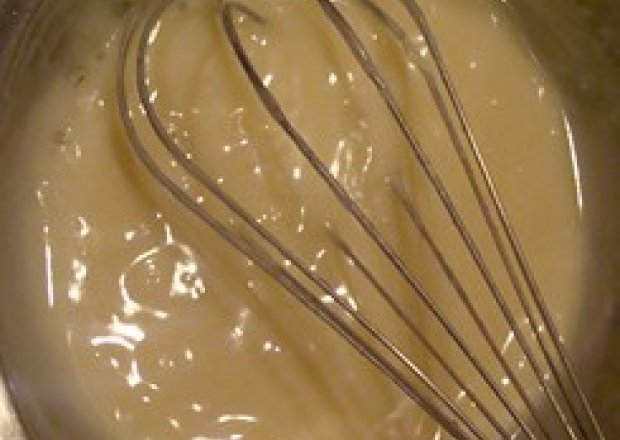 Fotografia przedstawiająca Polewa do ciasta o smaku białej czekolady