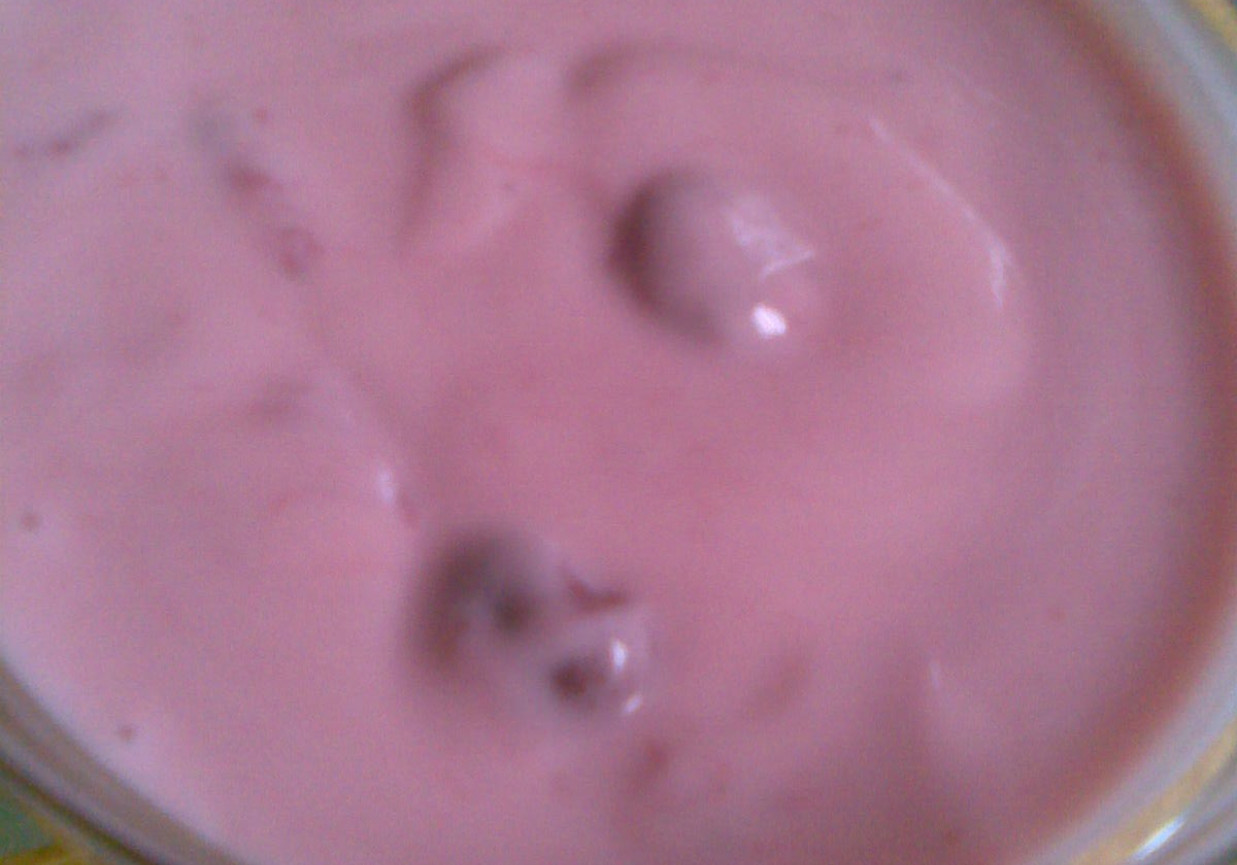 Polewa jogurtowo truskawkowa foto