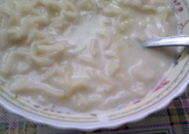Fotografia przedstawiająca polewka- zupa