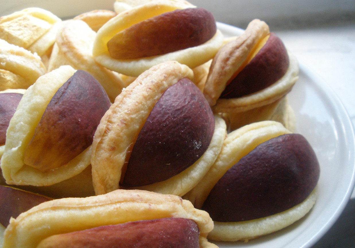 Półfrancuskie ciasteczka serowe z brzoskwinią foto