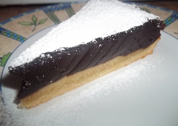 Fotografia przedstawiająca Półkruche ciasto z kakaową masą