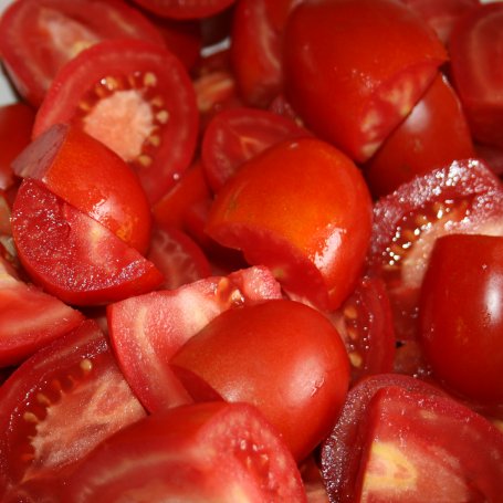 Krok 1 - Połówki pomidorów z bazylią foto