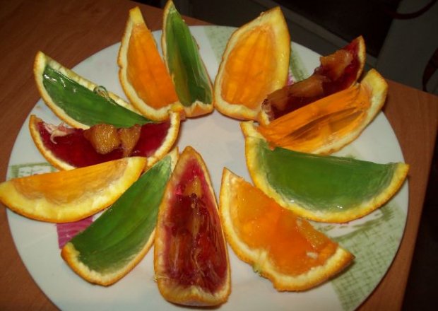 Fotografia przedstawiająca Pomarańcze kolorowe