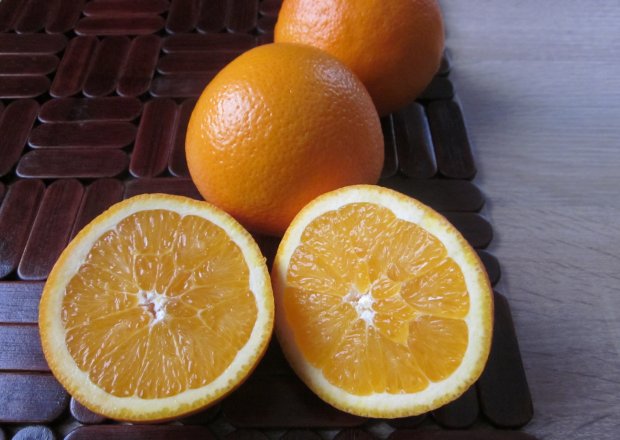 Pomarańcze - owoce pachnące słońcem  foto