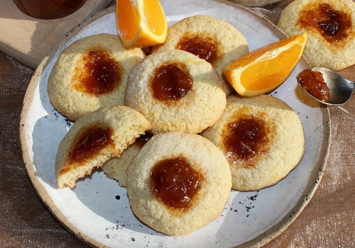 Pomarańczowe ciasteczka z kaszą manną i konfiturą foto