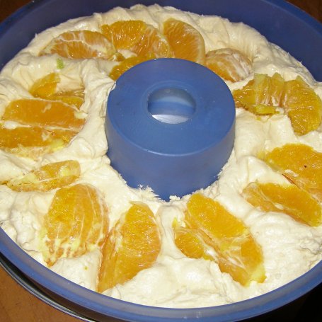Krok 3 - pomarańczowe ciasto z kremem śmietanowym... foto