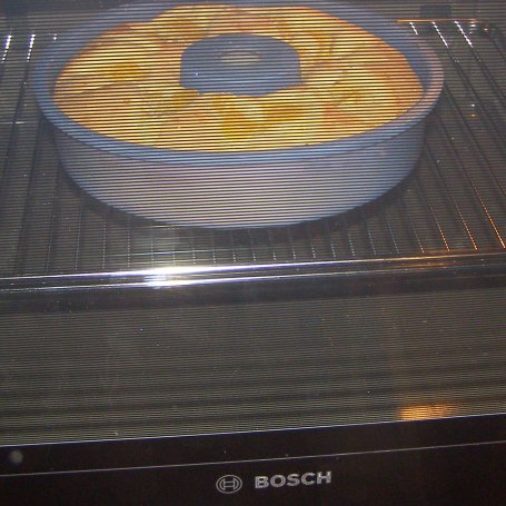 Krok 4 - pomarańczowe ciasto z kremem śmietanowym... foto