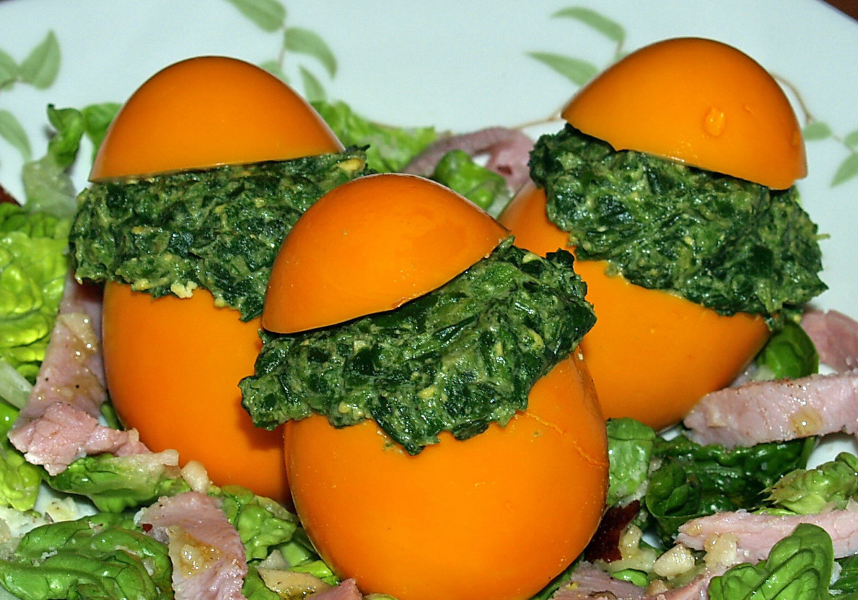 Pomarańczowe jajeczka z zieloną niespodzianką foto