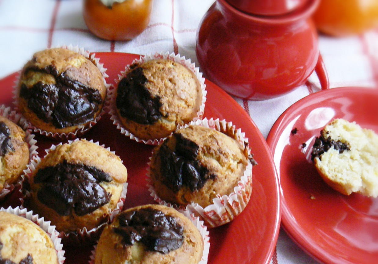 Pomarańczowe muffinki z czekoladą foto