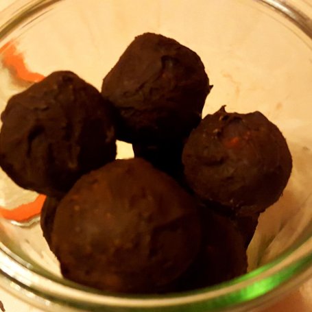 Krok 6 - Pomarańczowe trufelki w gorzkiej czekoladzie foto