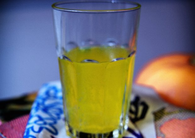 Fotografia przedstawiająca Pomarańczowy drink